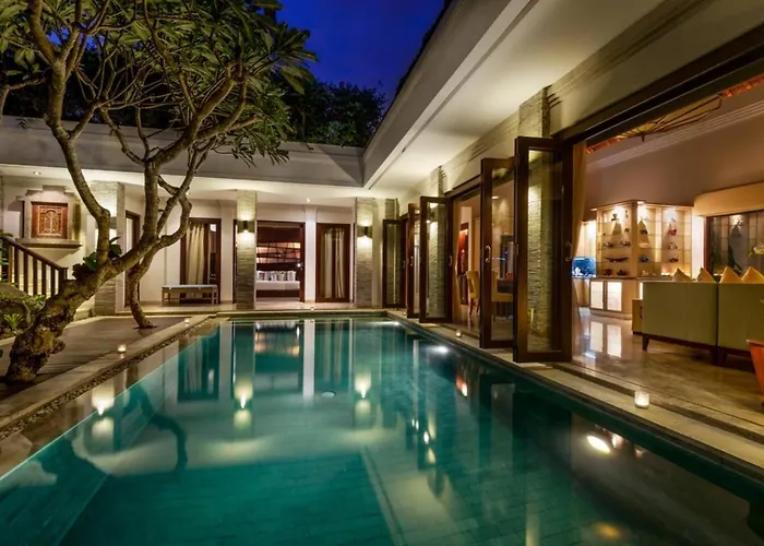 Hotel The 4*