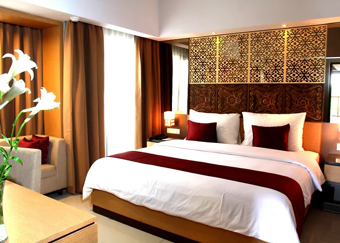 Hotel The 4*